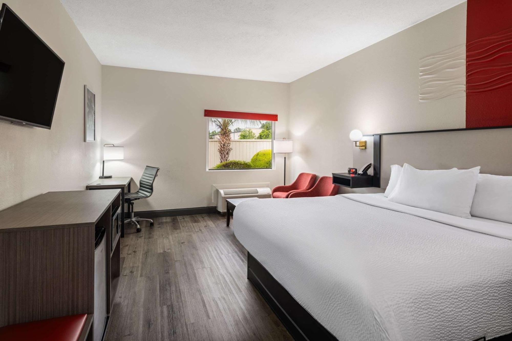 Ramada By Wyndham Locust Grove Hotel Exterior foto