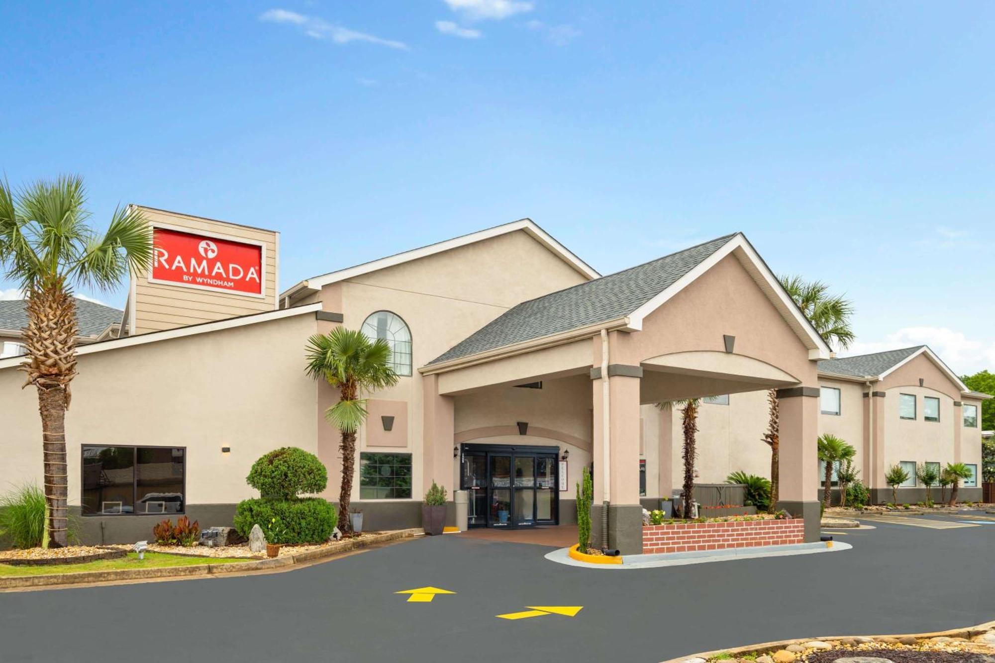 Ramada By Wyndham Locust Grove Hotel Exterior foto